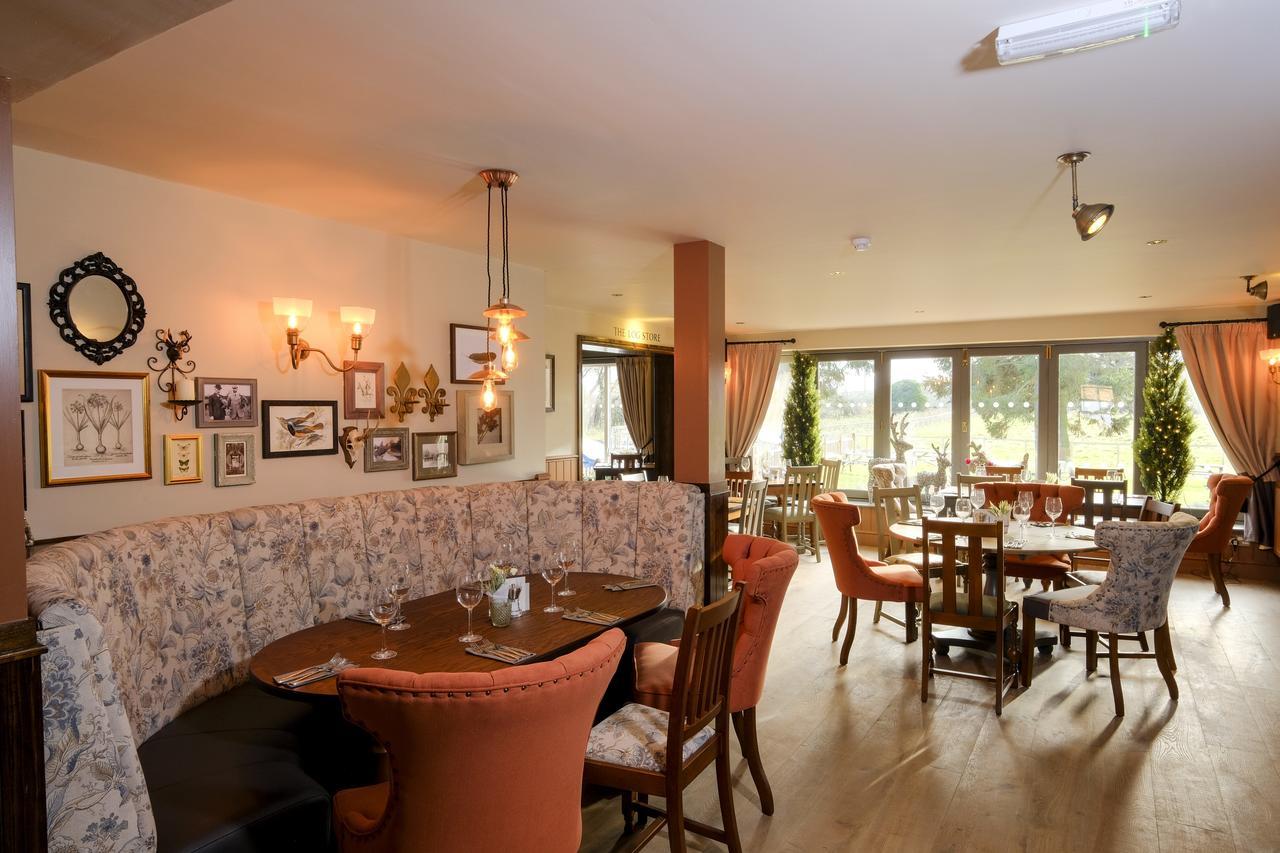 The Saracens Head Bed & Breakfast สแตฟฟอร์ด ภายนอก รูปภาพ